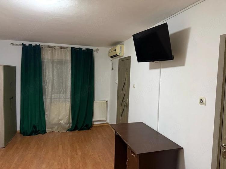 Garsonieră decomandată în Central