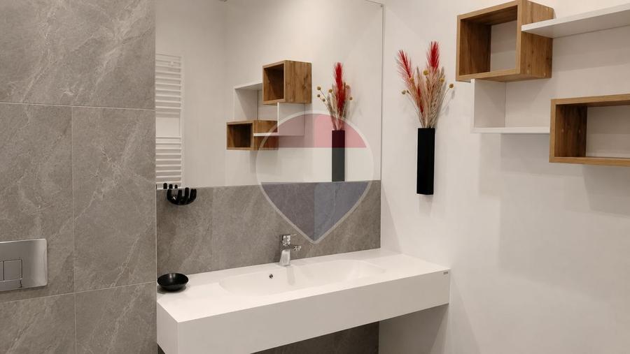 Apartament cu 3 camere decomandat, mobilat în Băneasa