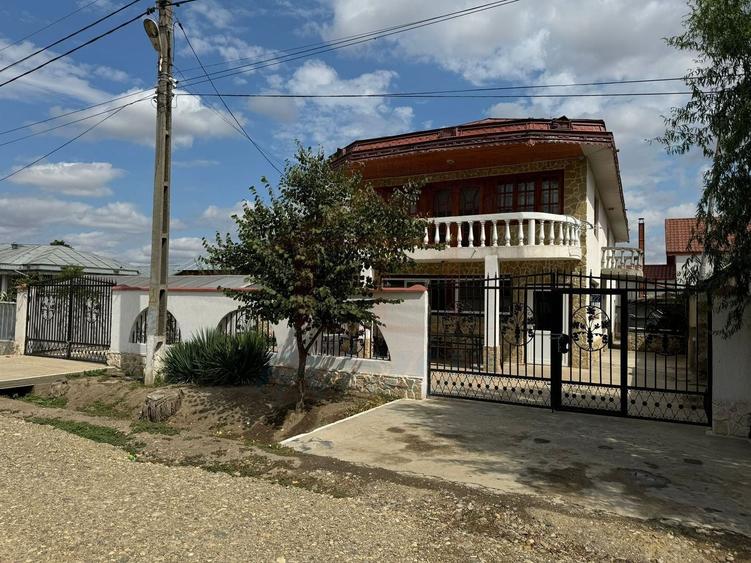 Casă individuală cu 2 camere cu Canalizare în Cuza Vodă