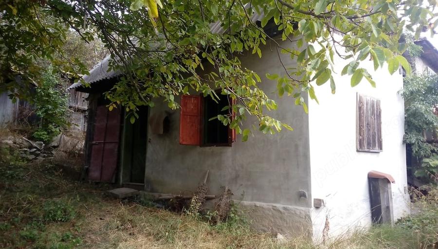 De vanzare CASA (2 corpuri) si teren (curte) - 7