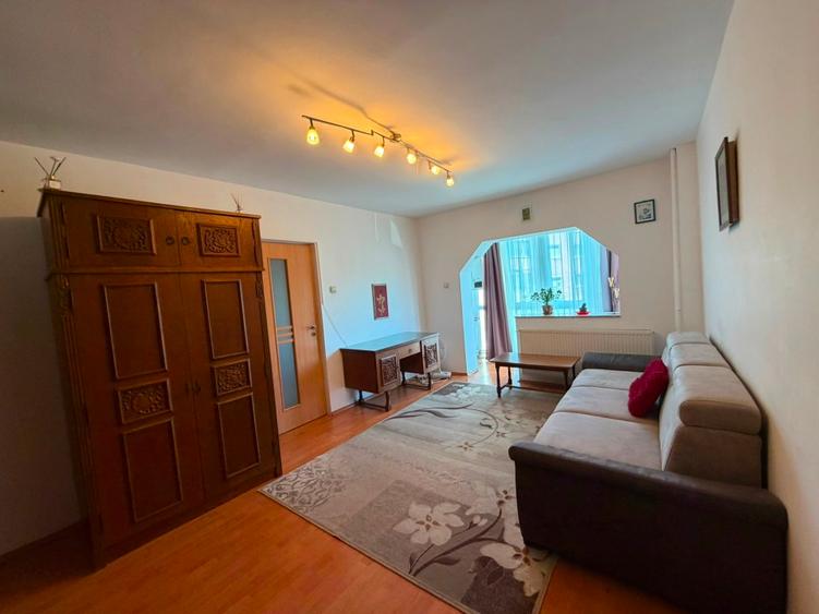 Apartament cu 2 camere semidecomandat în Micălaca
