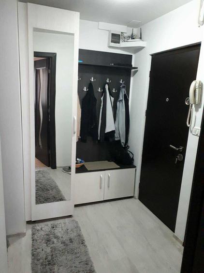 Apartament cu 3 camere semidecomandat în Burdujeni