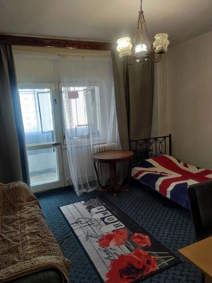 Apartament cu 2 camere decomandat în Exterior Vest