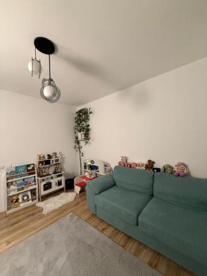 Apartament de vanzare semidecomandat ,3 camere 80 mp , zona - 14