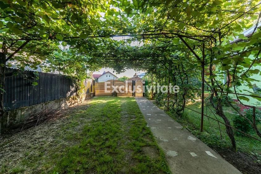 Casă cu Teren 2720 Mp în Uliești