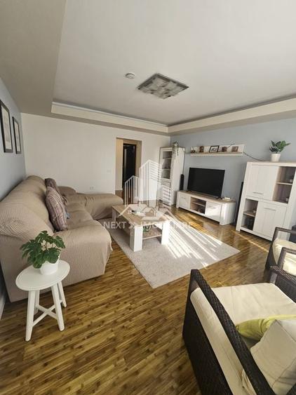 Apartament cu 3 camere decomandat în Faleza Nord