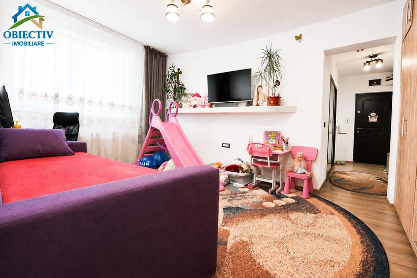 Apartament cu 3 camere semidecomandat în Dărmănești
