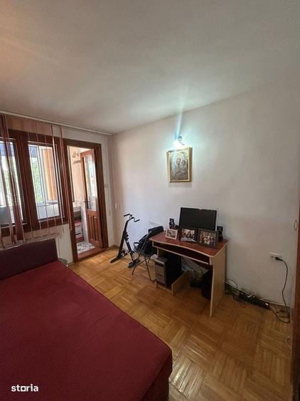 Apartament cu 3 camere decomandat în Sud