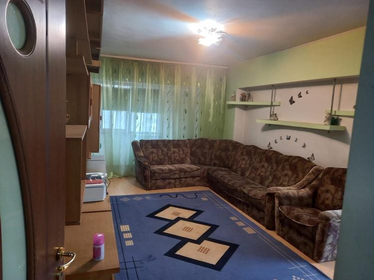 Apartament cu 2 camere decomandat în Beba Veche