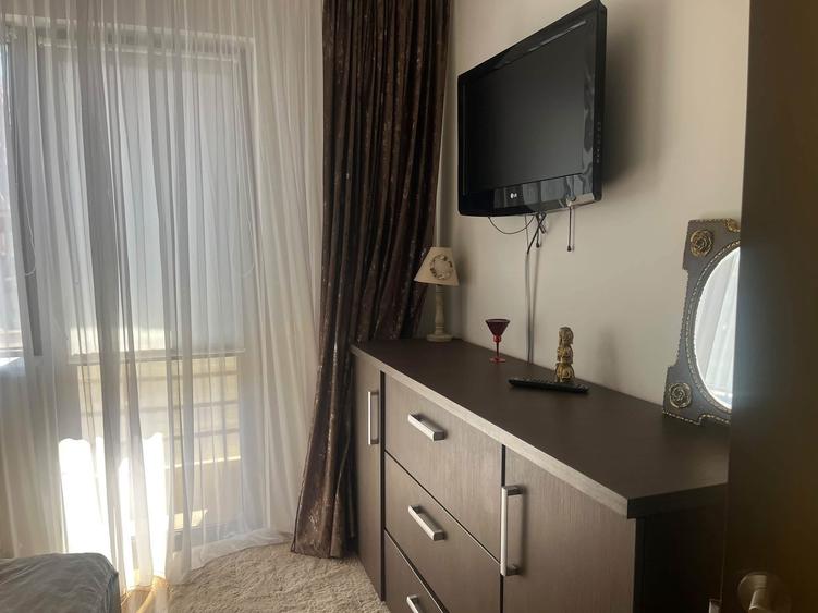 Apartament cu 4 camere decomandat în Central
