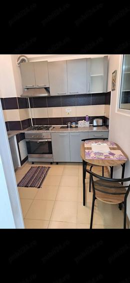 Apartament cu 2 camere semidecomandat în Roșu