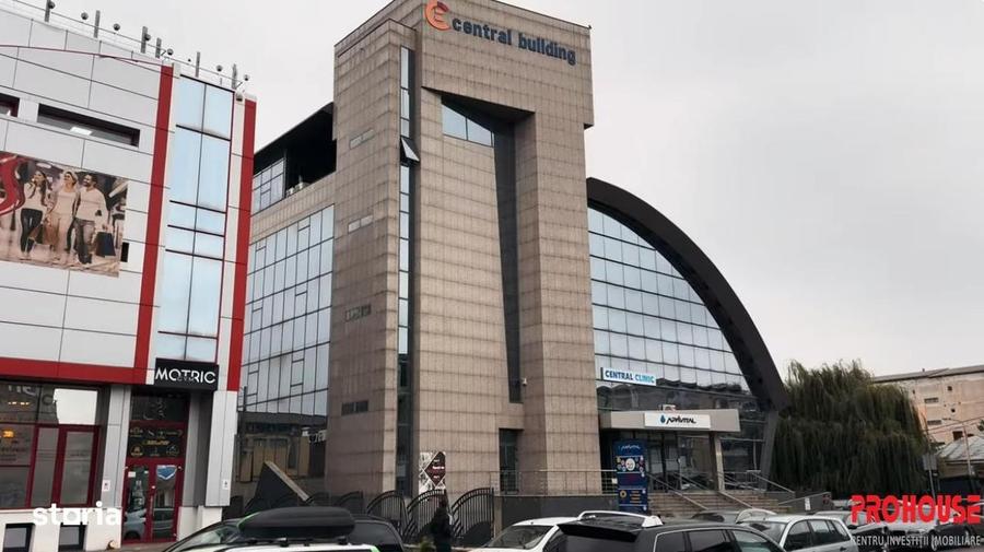 Spațiu comercial, de 1,366 mp, în Central