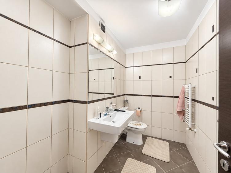 Apartament cu 3 camere decomandat în Eminescu