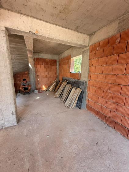 Casă individuală cu 4 camere cu Canalizare în Chiajna