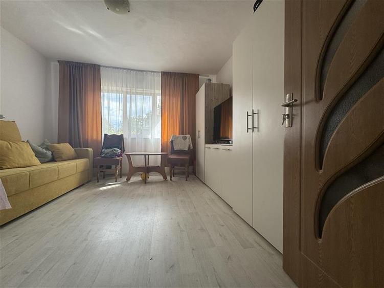 Apartament cu 3 camere decomandat în Miroslava
