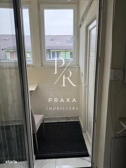 Apartament cu 3 camere semidecomandat în Luna