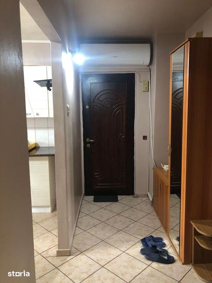 Apartament cu 3 camere decomandat în Delfinariu