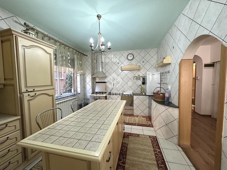 Apartament cu 4 camere decomandat, mobilat în Dorobanți