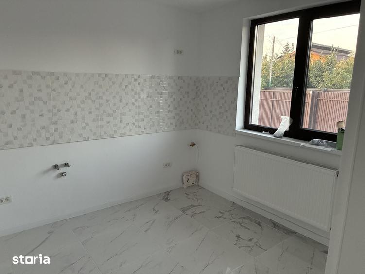 Casă cu 4 camere cu Teren 477 Mp în Central