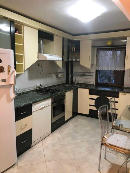 Apartament cu 3 camere decomandat în Bistrița Lac