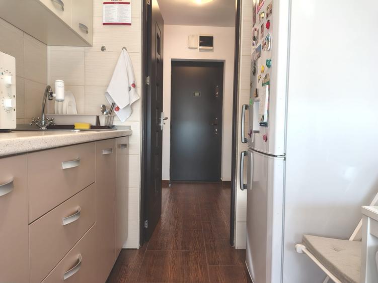Apartament cu 2 camere circular, mobilat în Titan