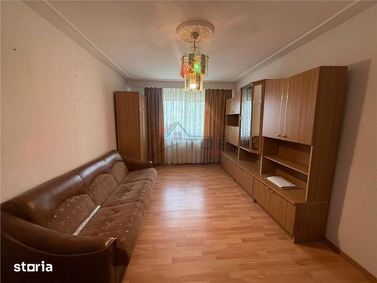 Apartament cu 2 camere decomandat în Nicolina