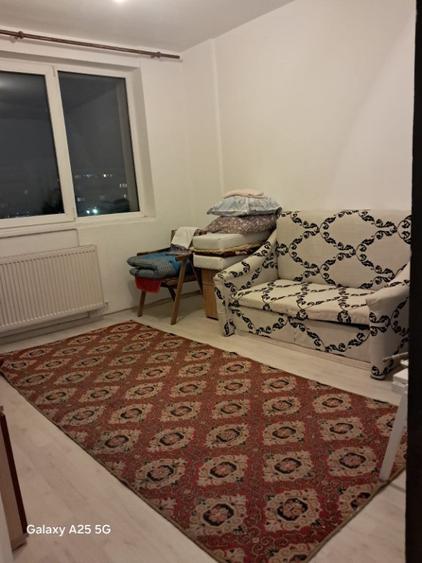 Apartament cu 2 camere semidecomandat în Gara de Nord