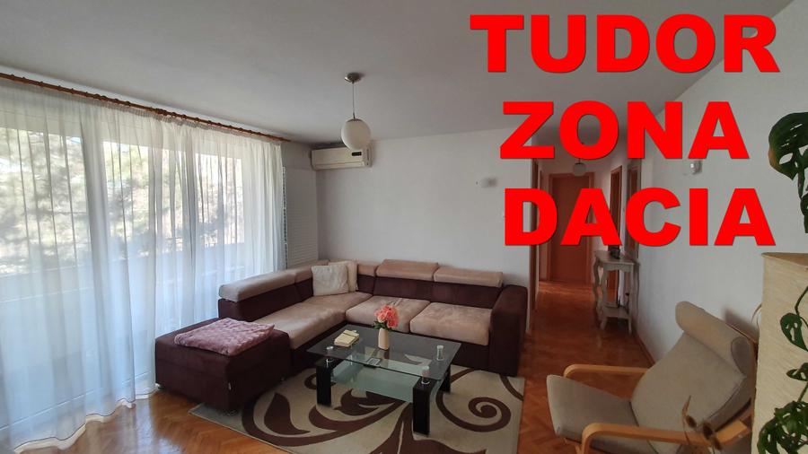 Apartament cu 3 camere semidecomandat în Tudor