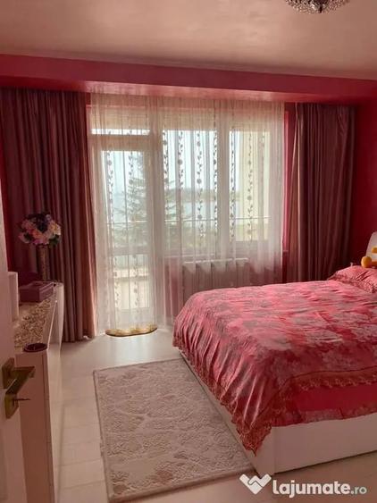 Casă cu 6 camere cu Teren 381 Mp în Central
