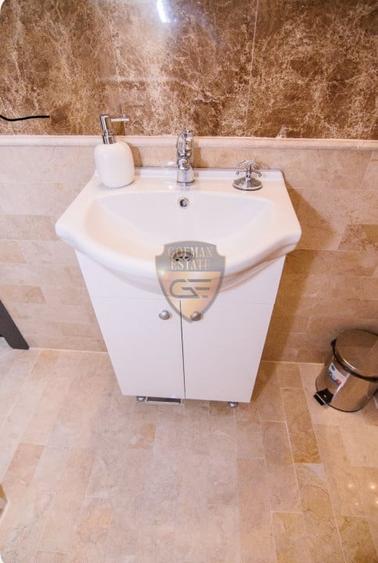 Casă individuală cu 7 camere cu Canalizare în Nord