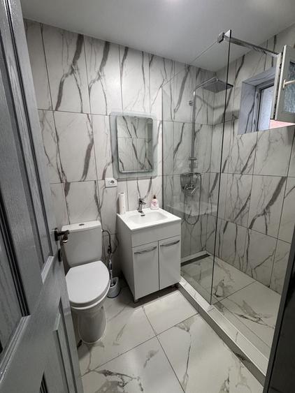 Apartament cu 3 camere decomandat în Șcheia