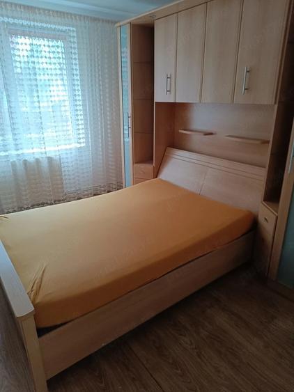 Apartament cu 3 camere semidecomandat în Decebal