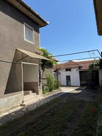 Casă cu 4 camere în Lunca
