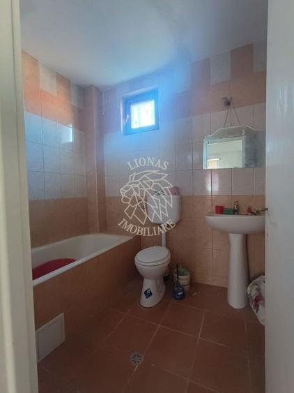 Casă individuală cu 3 camere cu Canalizare în Sud