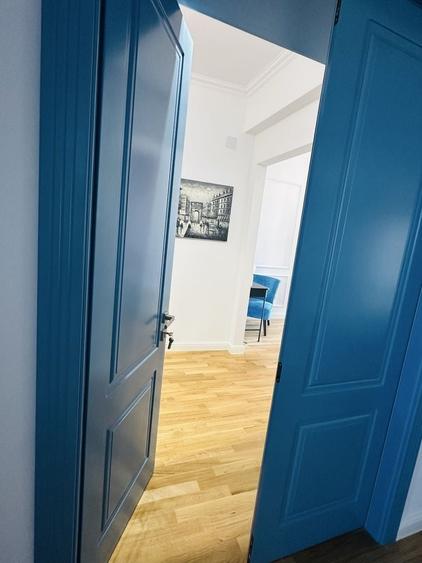 Apartament cu 4 camere decomandat în Calea Victoriei