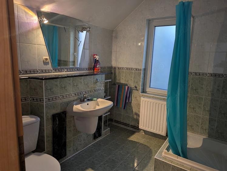 Casă cu 5 camere cu Teren 500 Mp în Aradului