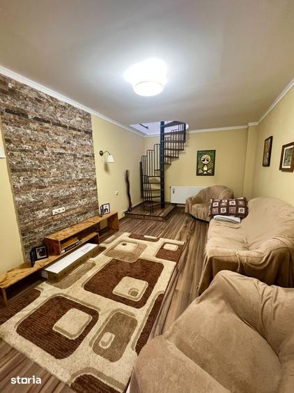 Casă cu 5 camere cu Teren 461 Mp în Central