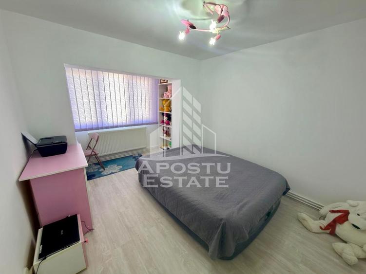 Apartament cu 3 camere decomandat, mobilat în Lipovei