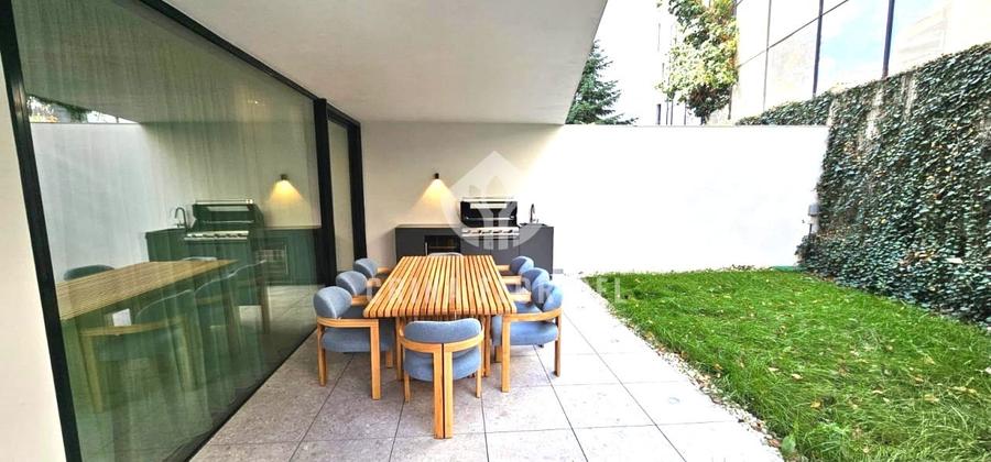 Apartament cu 4 camere decomandat, mobilat în Primăverii