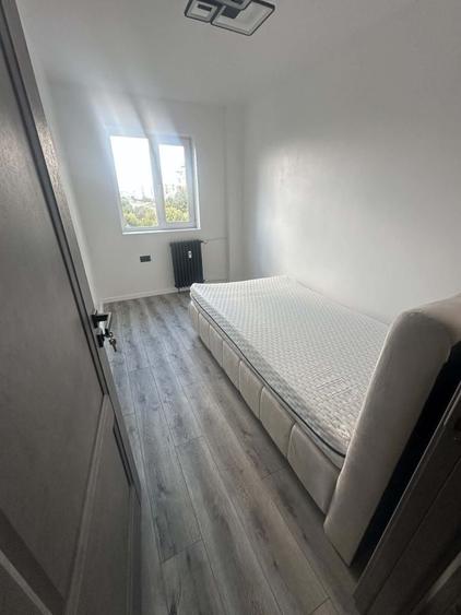 Apartament cu 3 camere decomandat în Exterior Vest