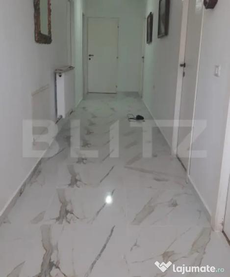 Casă cu 8 camere cu Teren 300 Mp în Central