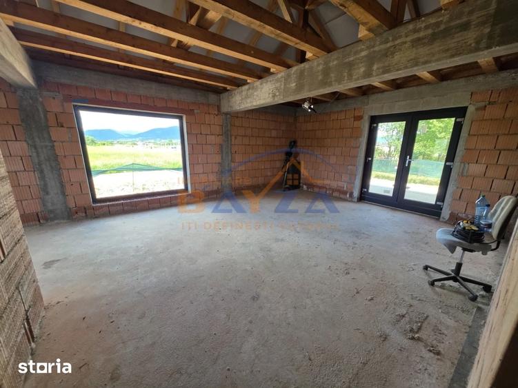 Casă cu 4 camere cu Teren 600 Mp în Recea