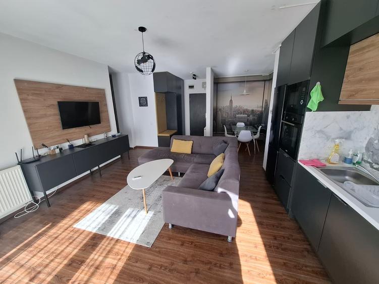 Apartament cu 3 camere decomandat în Funcționarilor