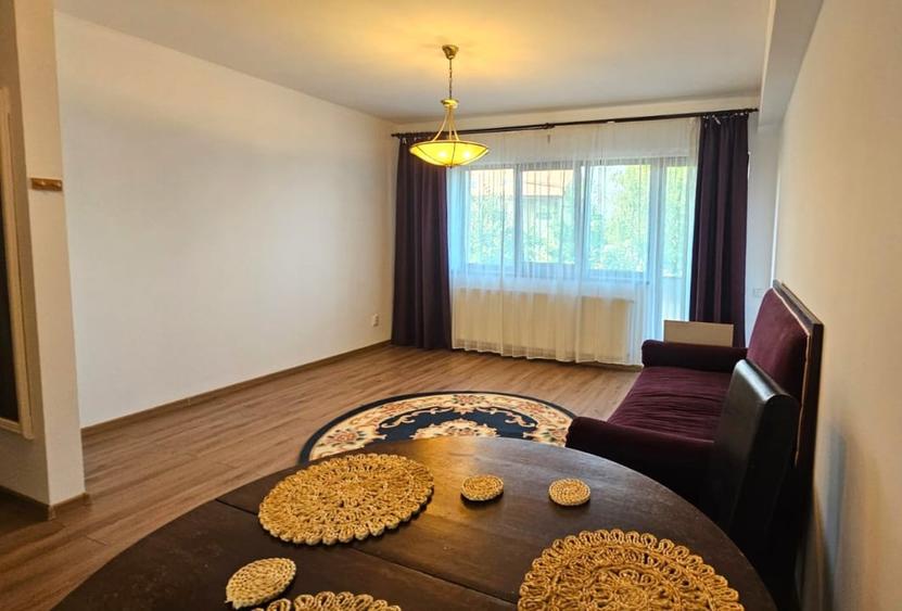 Apartament cu 4 camere semidecomandat în Europa