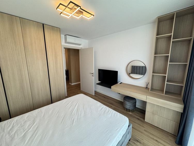 Apartament cu 4 camere semidecomandat în Iancu Nicolae