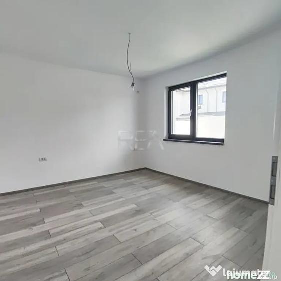 Casă cu 5 camere cu Teren 400 Mp în Domnești