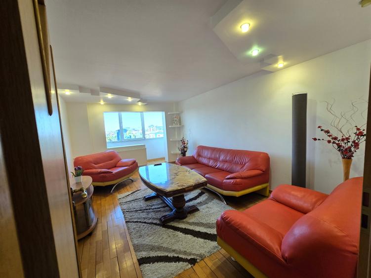Apartament cu 3 camere decomandat în Simion Bărnuțiu