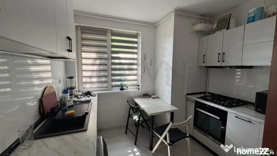 Apartament cu 3 camere decomandat în 1 Mai
