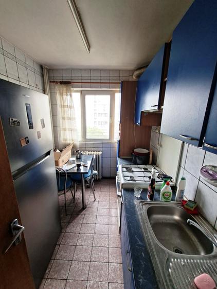 Apartament cu 3 camere semidecomandat în Titan