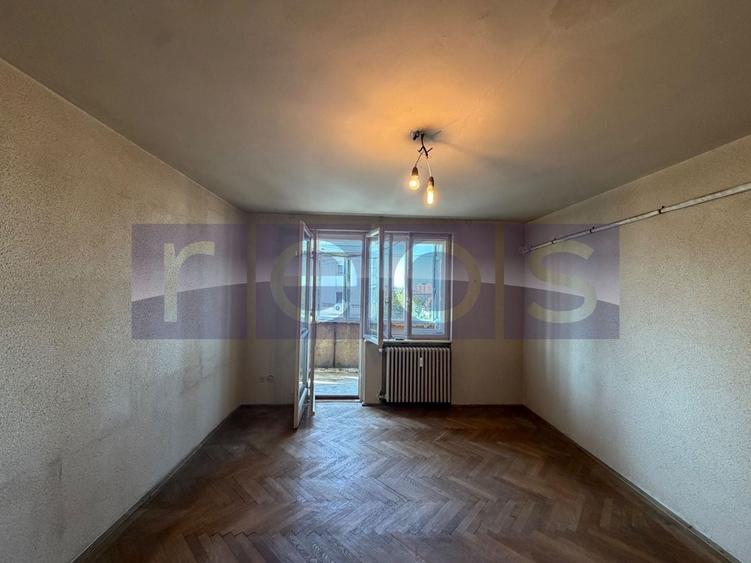 Apartament cu 3 camere decomandat în Barbu Văcărescu
